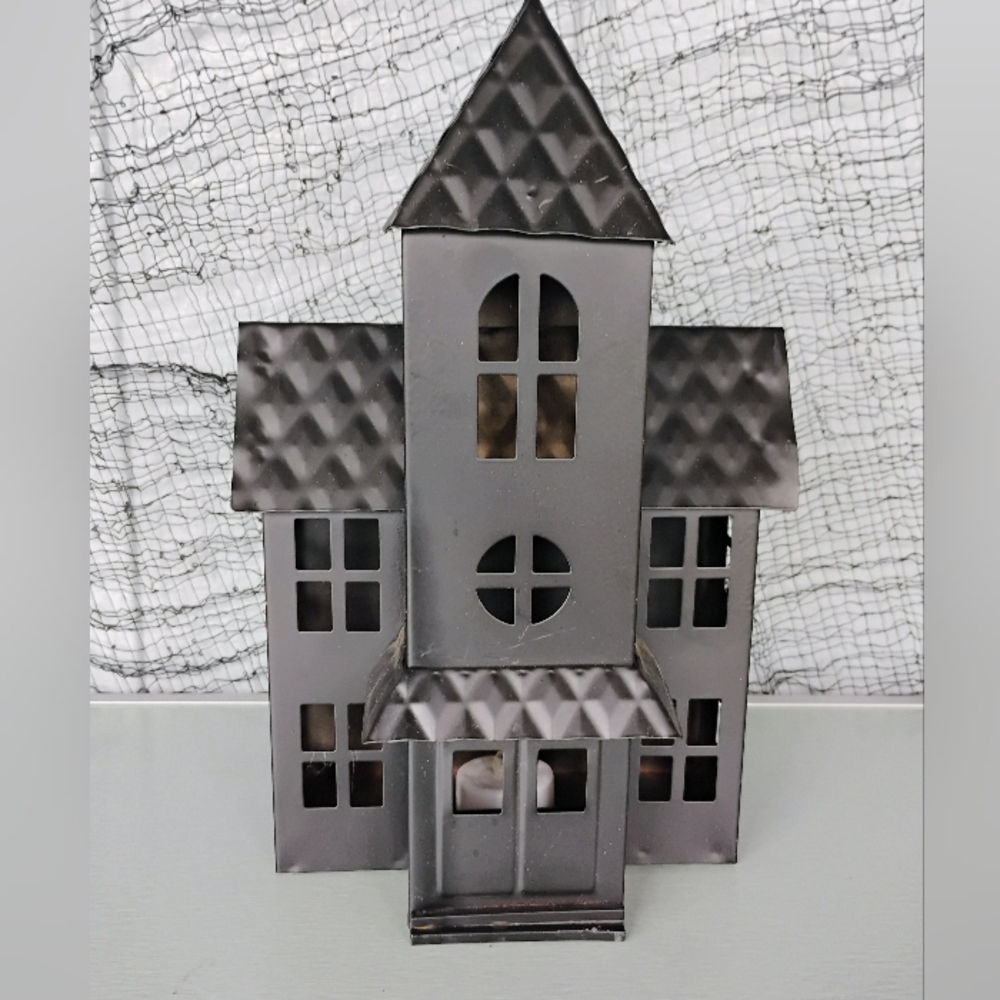 Black Metal Haunted House Decor